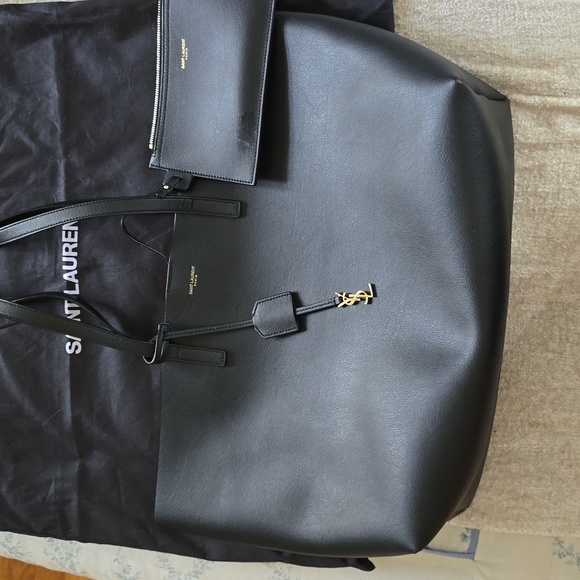 Handbag - Picture 1 of 3